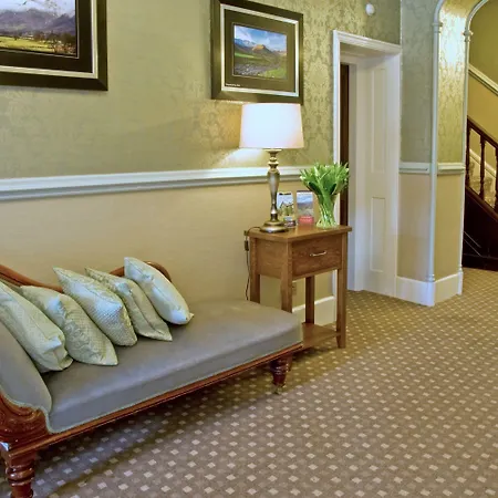 新冬吉昂吉尔酒店 *